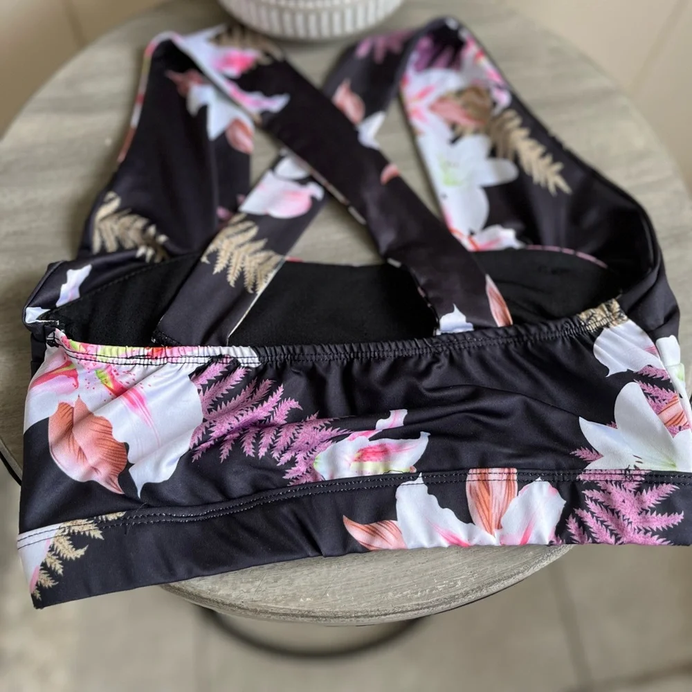 Lilly bikini/sports bra - Picture 3 of 6